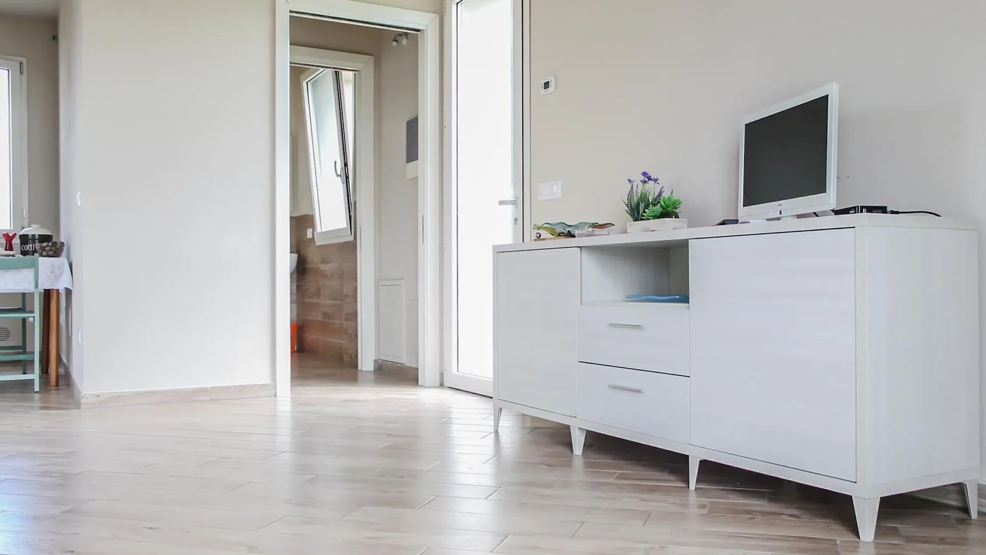 Lägenhet Modern Home With Private Parking Near The Station! Lucca
