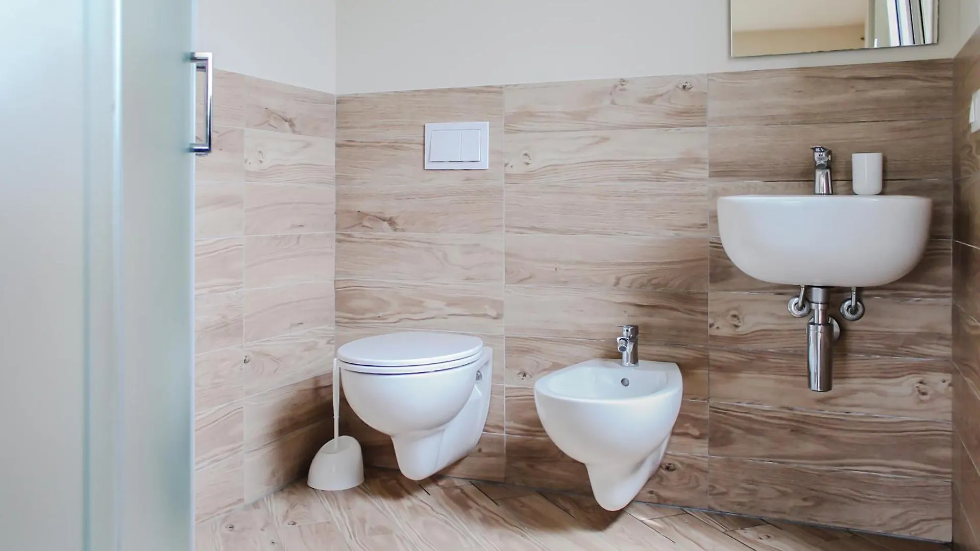 Modern Home With Private Parking Near The Station! Lucca 0*,  Italien